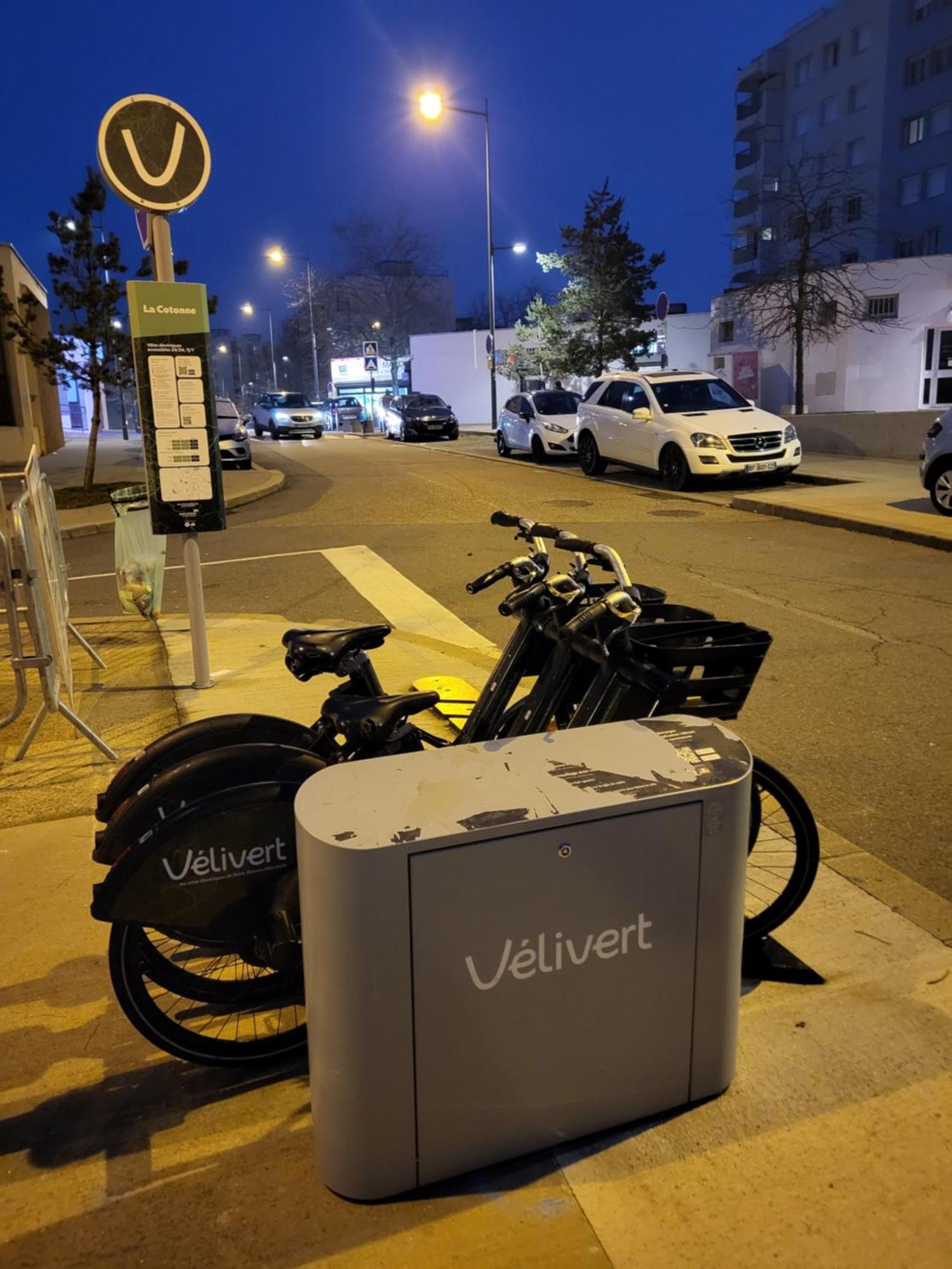 Avec Parking Gratuit